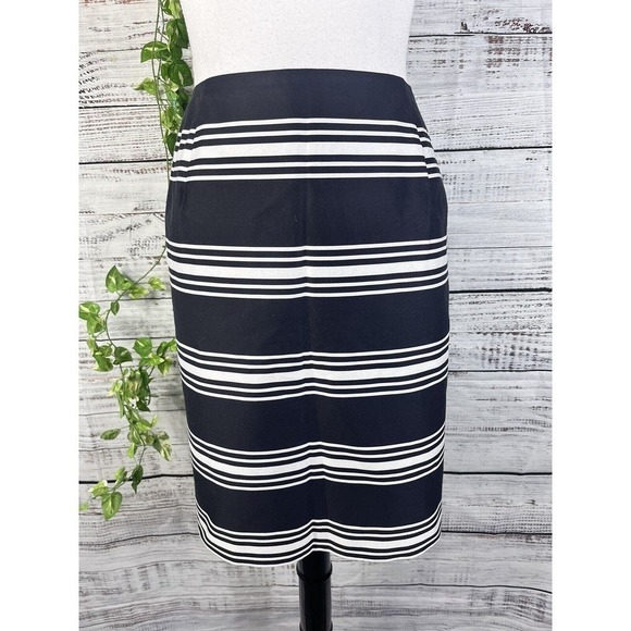 Talbots Skirt size 14 Pet Black White Striped Straight Church Career Above Knee - Picture 2 of 11